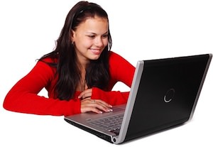 girl-wth-computer